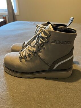 Harley-Davidson Taupe Boots with White Stripe